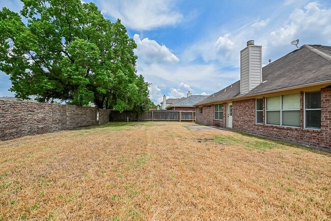 Building Photo - 11119 Fairway Dr