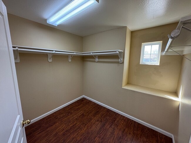 Building Photo - Two story home in SW Visalia coming soon!