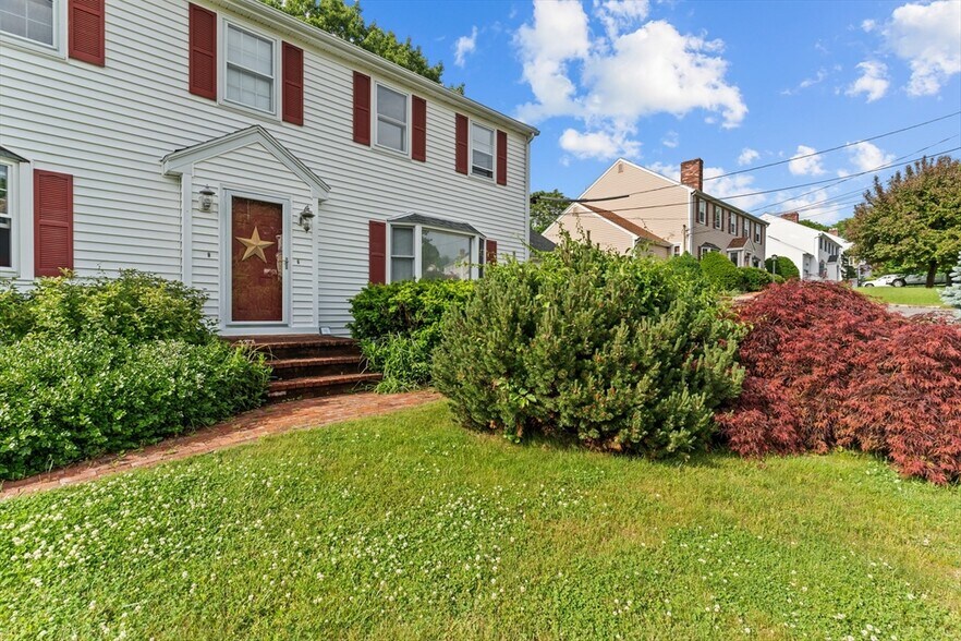 Building Photo - 81 Cotuit St