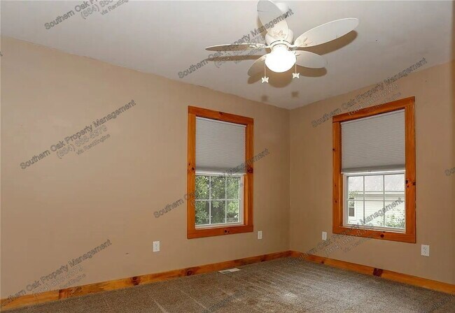 Building Photo - 112 Aiken St