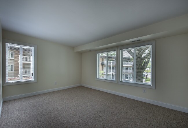 Building Photo - 105 Westgate Dr