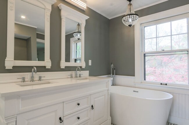 Building Photo - {204} Brookside Stunner + Fully updated 2 Story + Fenced Yard + 1 Car Garage