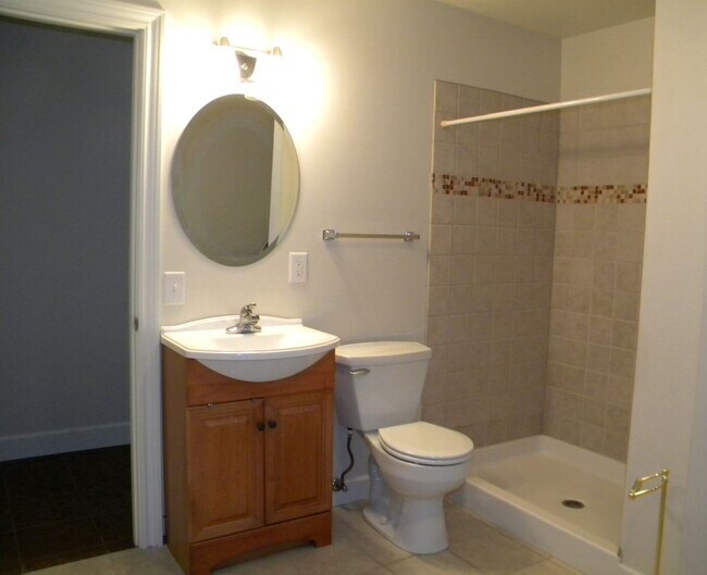 Building Photo - 2010 S Race St