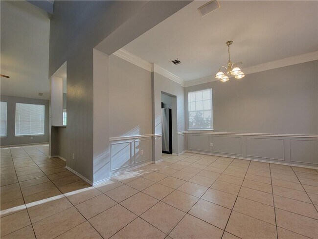Building Photo - 1001 Acanthus St