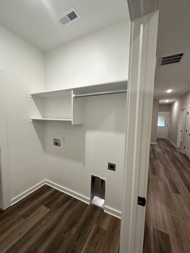 Building Photo - 5414-16 N GRAY DR