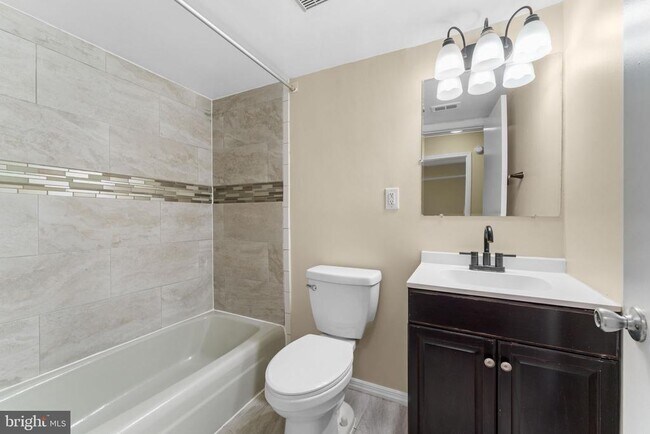 Building Photo - 5500 Karen Elaine Dr