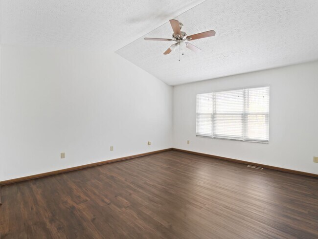 Building Photo - 2236 Golden Meadows St