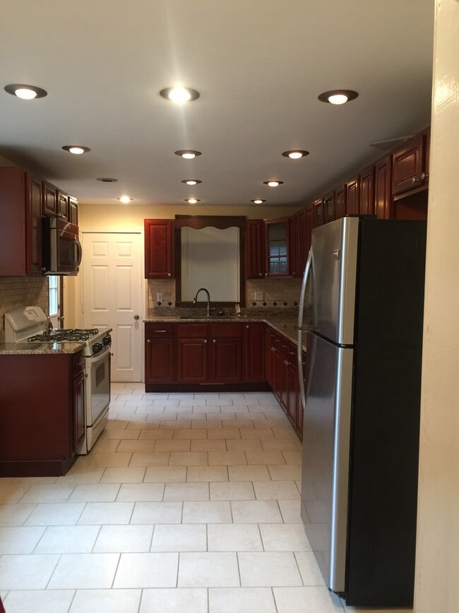 Building Photo - 3783 Cresson St