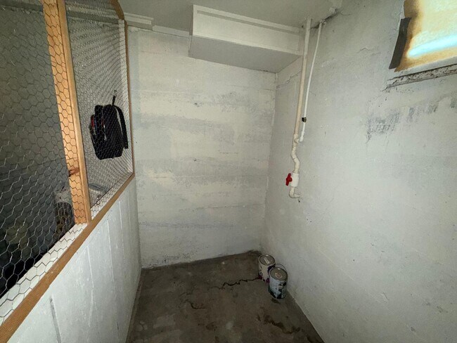 Building Photo - 1 Bed 1 Bath Top Floor Wallingford Condo!