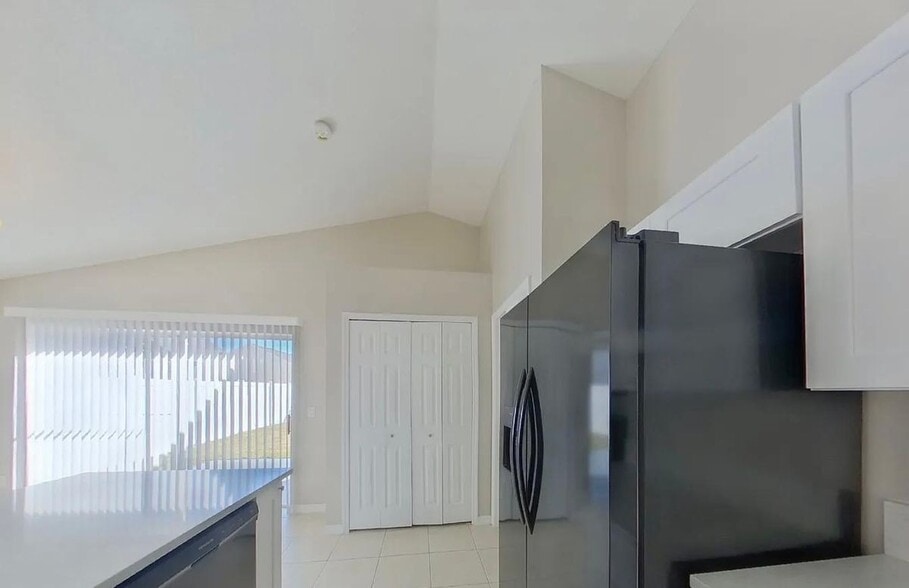 Building Photo - 2412 Cedarfield Ln