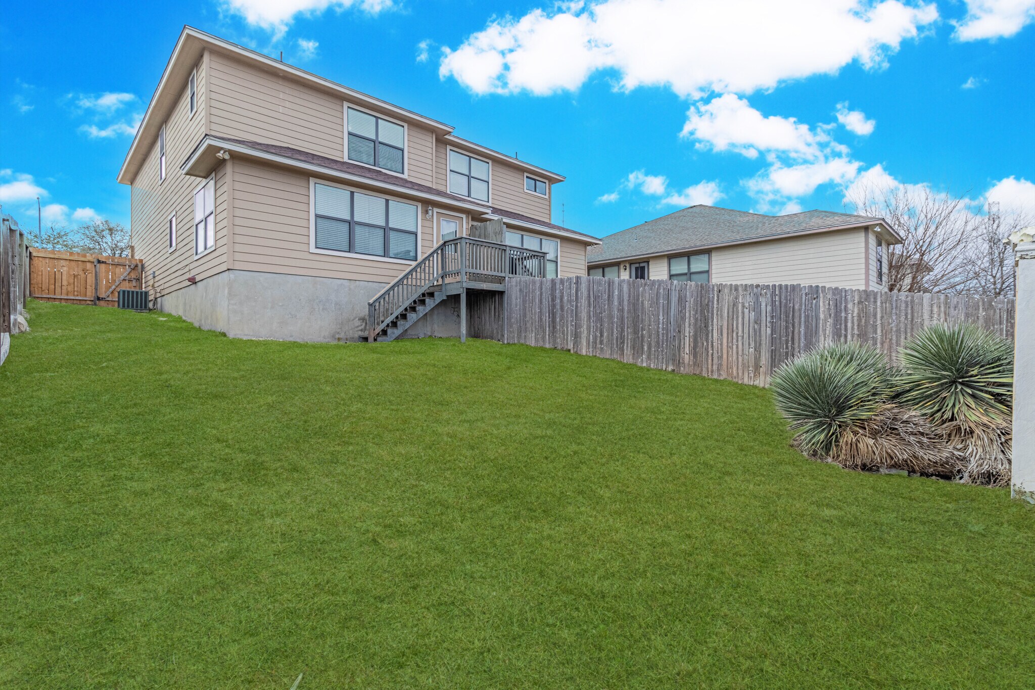 Building Photo - 11427 Creek Eagle