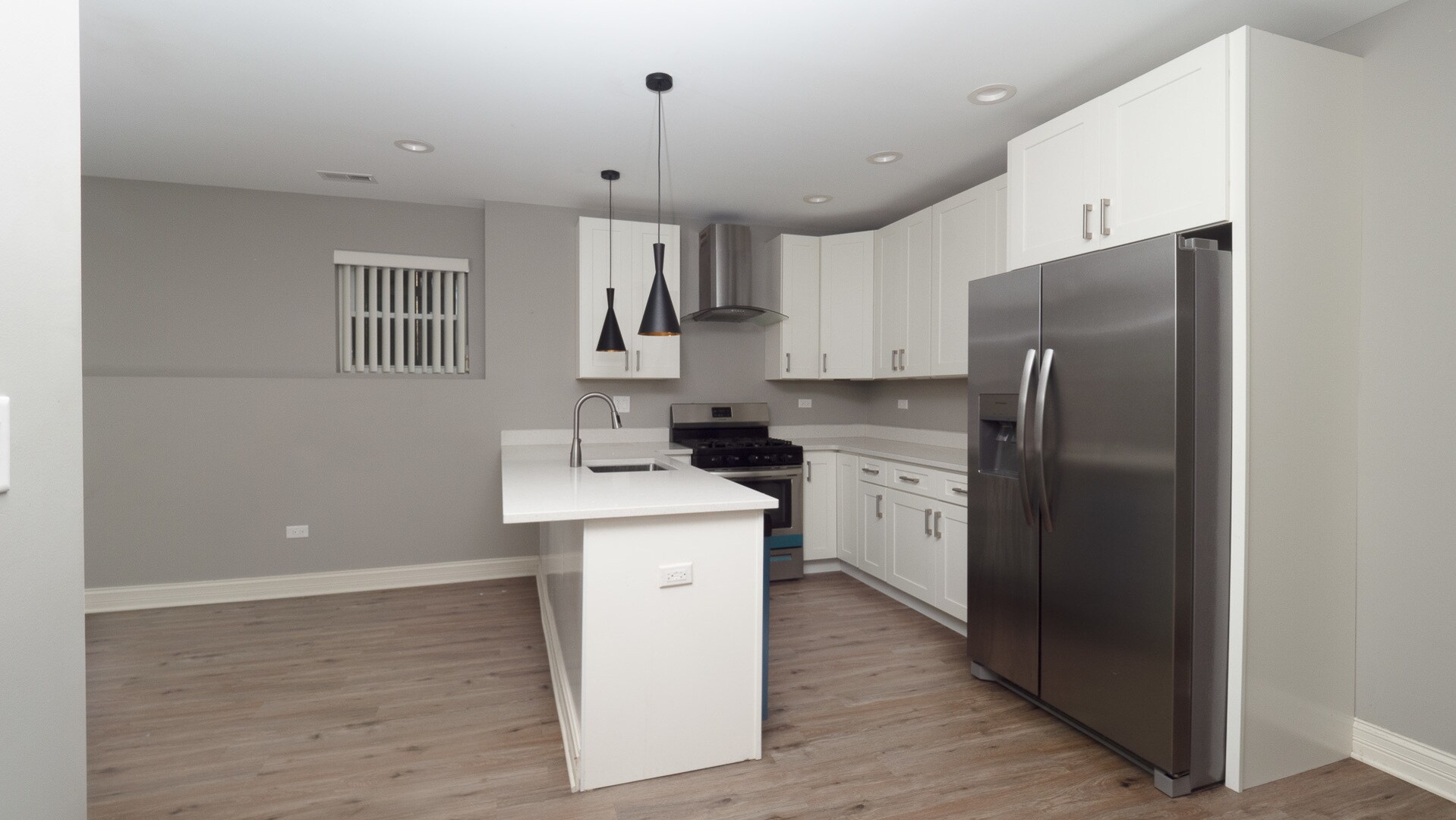 Building Photo - 4735 S Michigan Ave