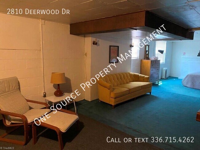 Building Photo - 2810 Deerwood Dr