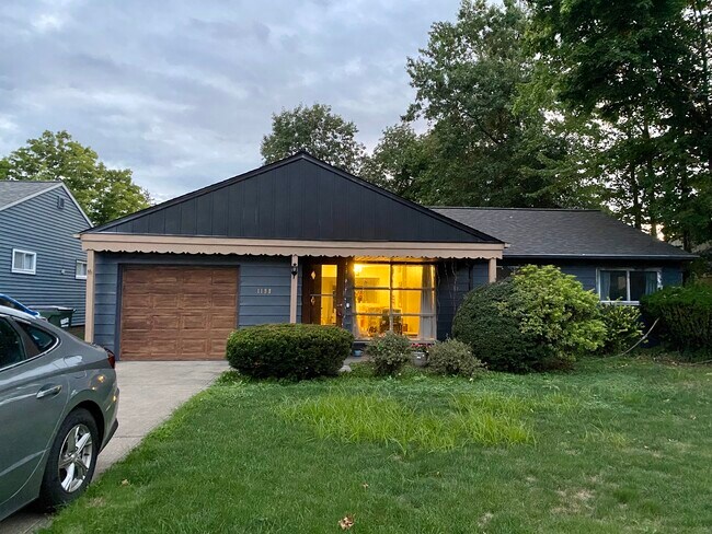 Primary Photo - 1198 Ranchland Dr