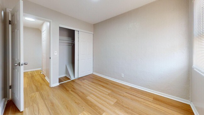Building Photo - Elyria - fully updated two bedroom townhouse for rent!