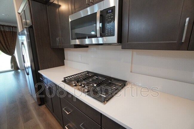 Building Photo - 245 E Caldera St