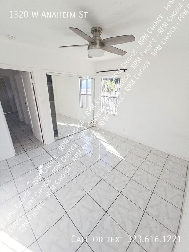 Building Photo - 1320 W Anaheim St