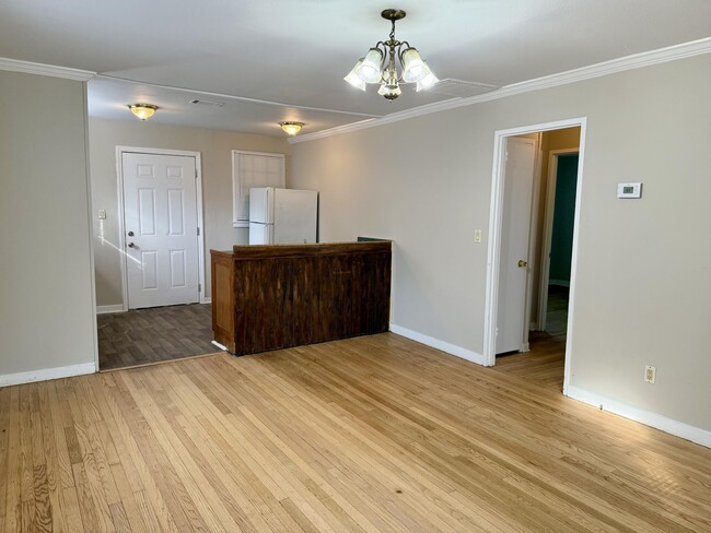 Building Photo - 2550 Lyman St