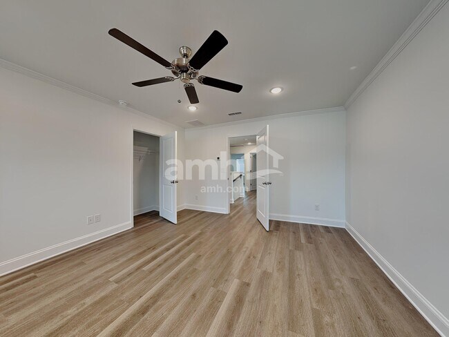 Building Photo - 6042 Rosemore Ln