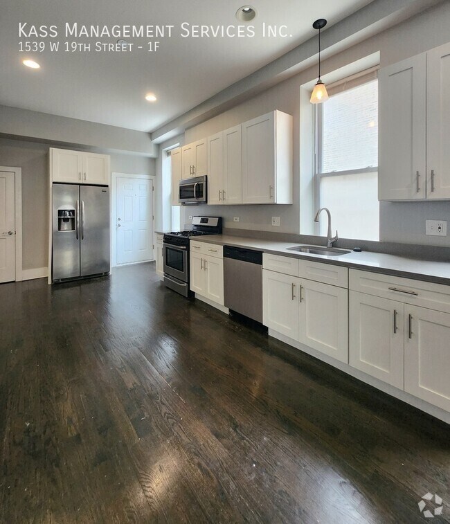Building Photo - 1539 W 19th St