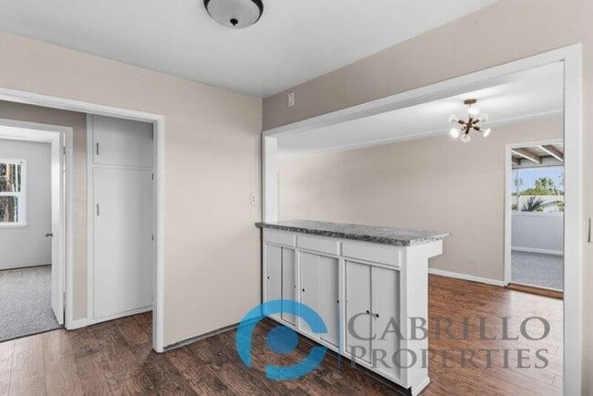 Building Photo - 5077 Art St