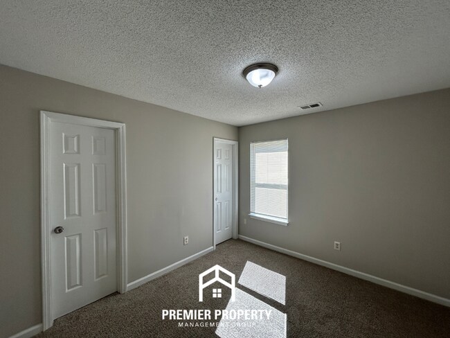 Building Photo - 7610 Bridlewreath Rd.