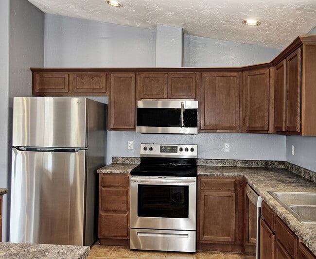 Building Photo - Lovely 3 bedroom, 2 bath home for rent in ...