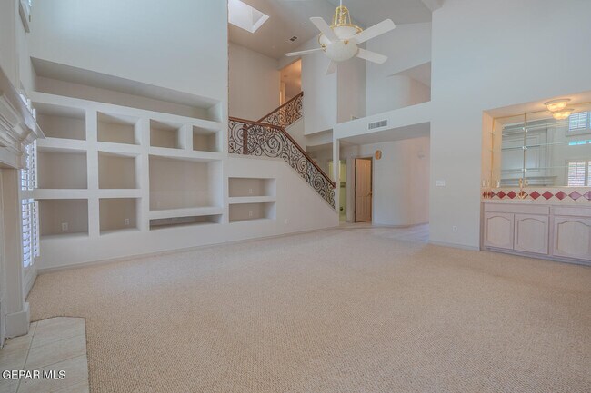 Building Photo - 2066 Paseo Del Prado Dr