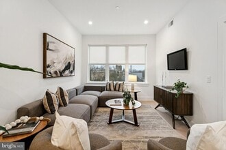 Building Photo - 30 W Allens Ln