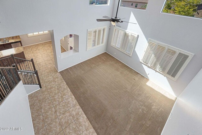 Building Photo - Gorgeous 5 Bedroom home with 3 Bathrooms and 3 car garage in Tolleson