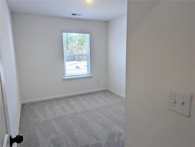 Building Photo - 128 Hazel Dr