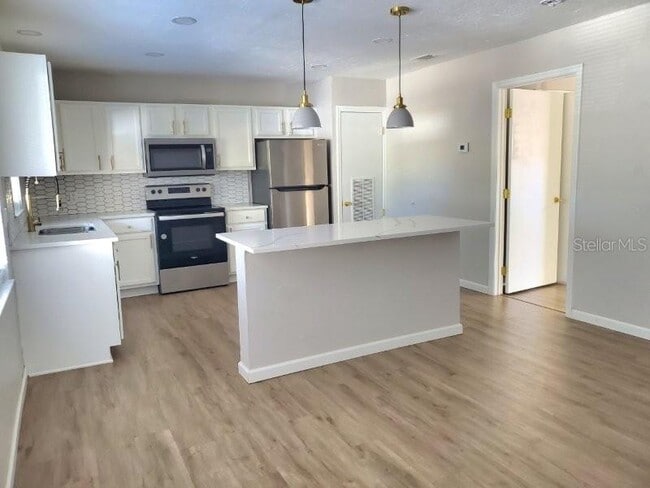 Building Photo - 4390 Sibley Bay St