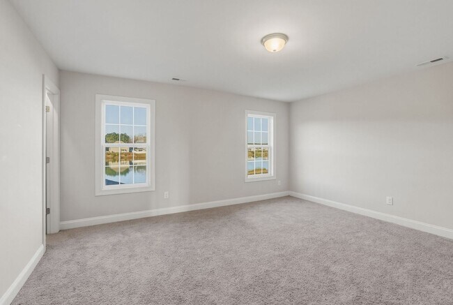 Building Photo - 5 bedroom waterfront property