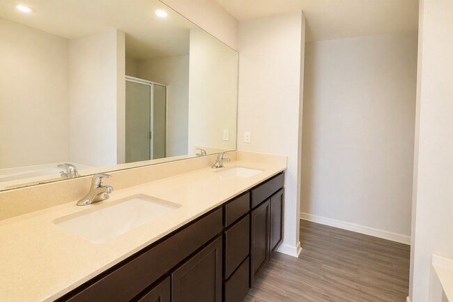 Building Photo - 4/2/2 Single Family Home in Celebration Pointe!