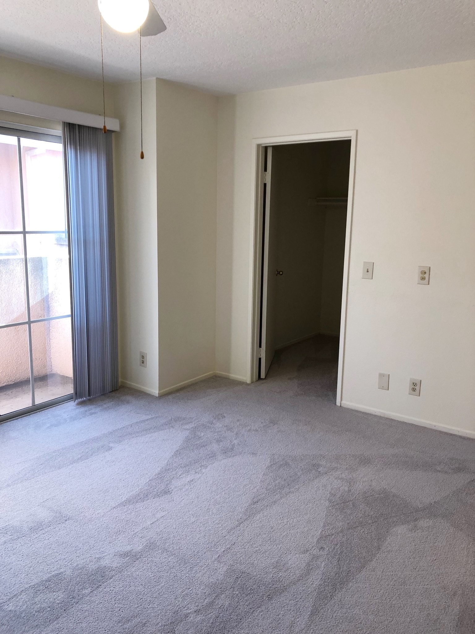 Master bedroom - 7320 Balboa Blvd