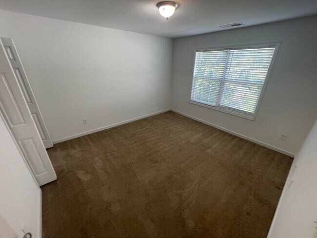 Building Photo - PRE-LEASING FOR AUGUST 2026!