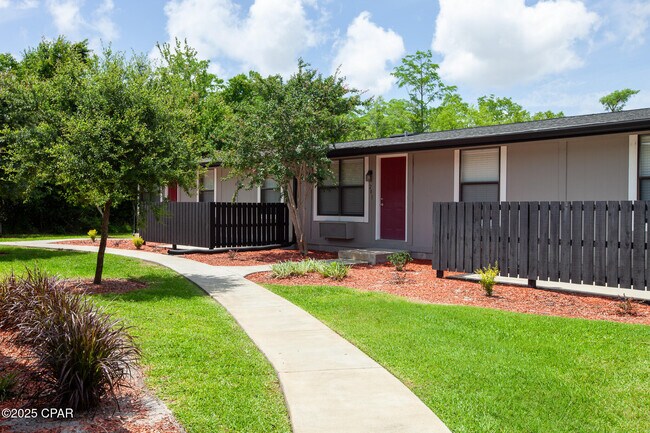 Building Photo - 425 E 19th St