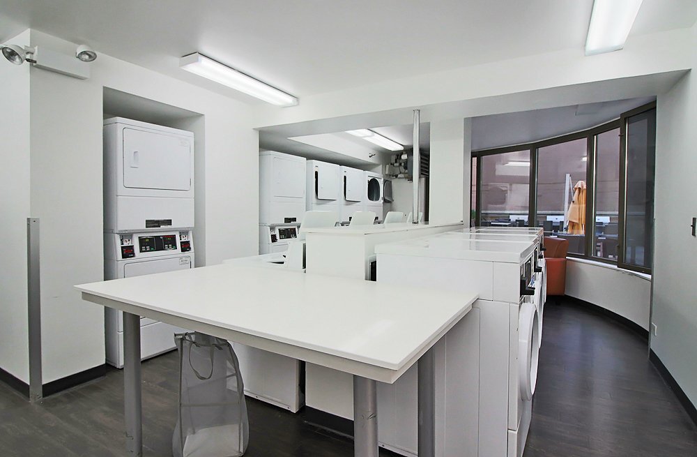 Building Photo - 422 E Ohio St