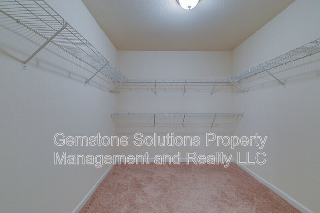 Building Photo - 2508 Queen Bee Dr