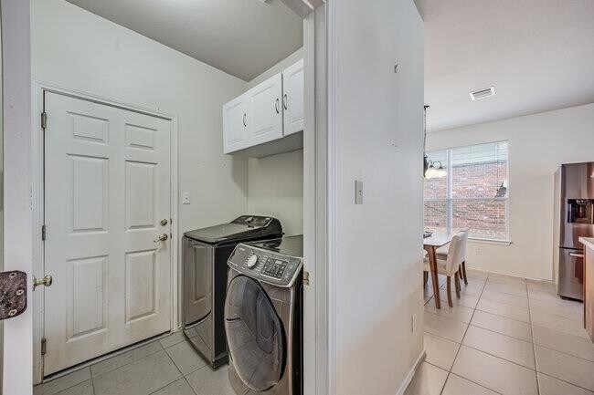Building Photo - 4001 Veiled Falls Dr