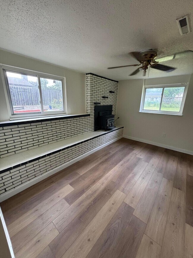 Building Photo - 4900 Kresge Dr