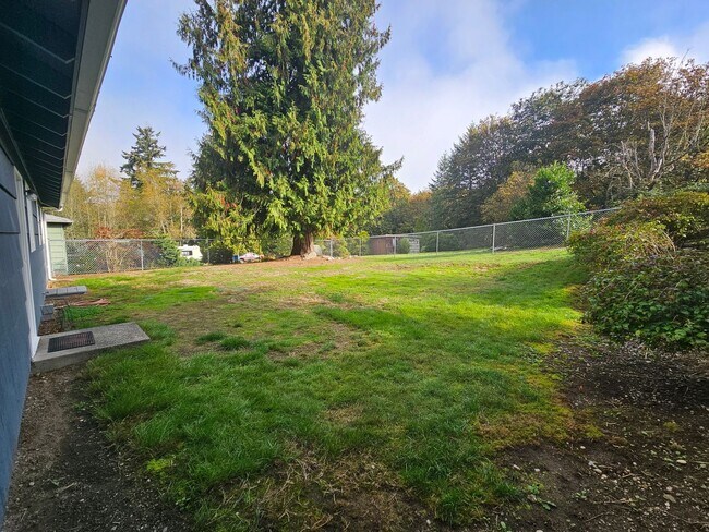 Building Photo - West hill Auburn - Darling 3 bed 1 bath ra...