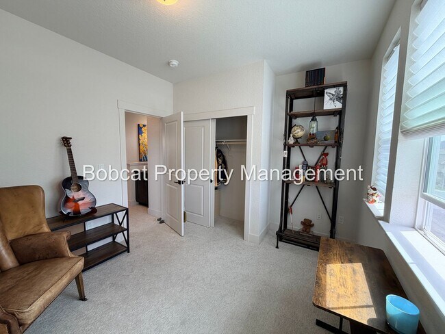 Building Photo - 1128 Grove St