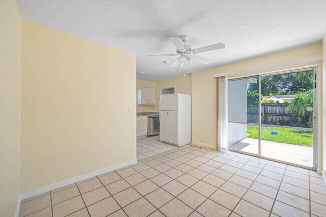 Building Photo - 2213 2nd St SW