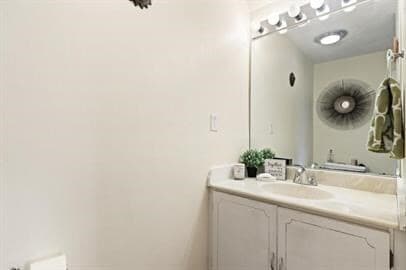 Building Photo - 13 Circuit Ln