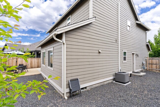 Building Photo - 60999 SE Geary Dr