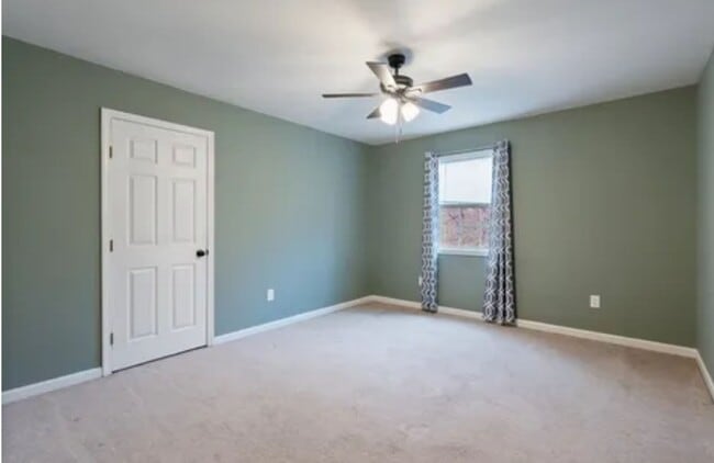 Building Photo - 4 Bedroom Home in Oxford