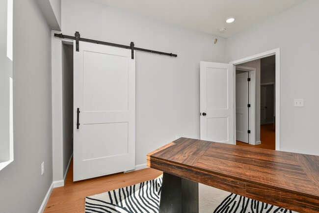 Building Photo - 505 W Grand St