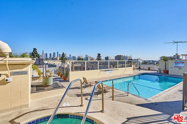 Building Photo - 421 La Fayette Park Pl
