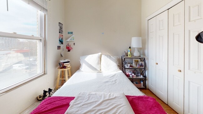 Building Photo - 18 S Huntington Ave